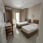 Roy Iii Apartman